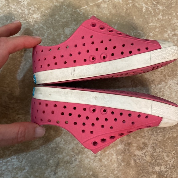 3 for $15 - Bundle 3 items and save - Native shoes in pink Size 8 - Picture 2 of 6